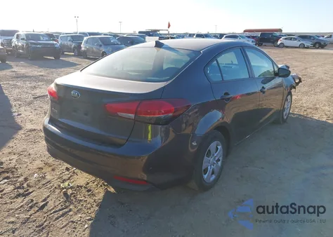 2017 Kia Forte Lx z USA, uszkodzony, nr VIN 3KPFL4A73HE073922